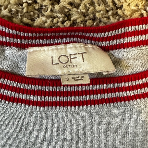 Loft grey and red heart sweater - Picture 4 of 4